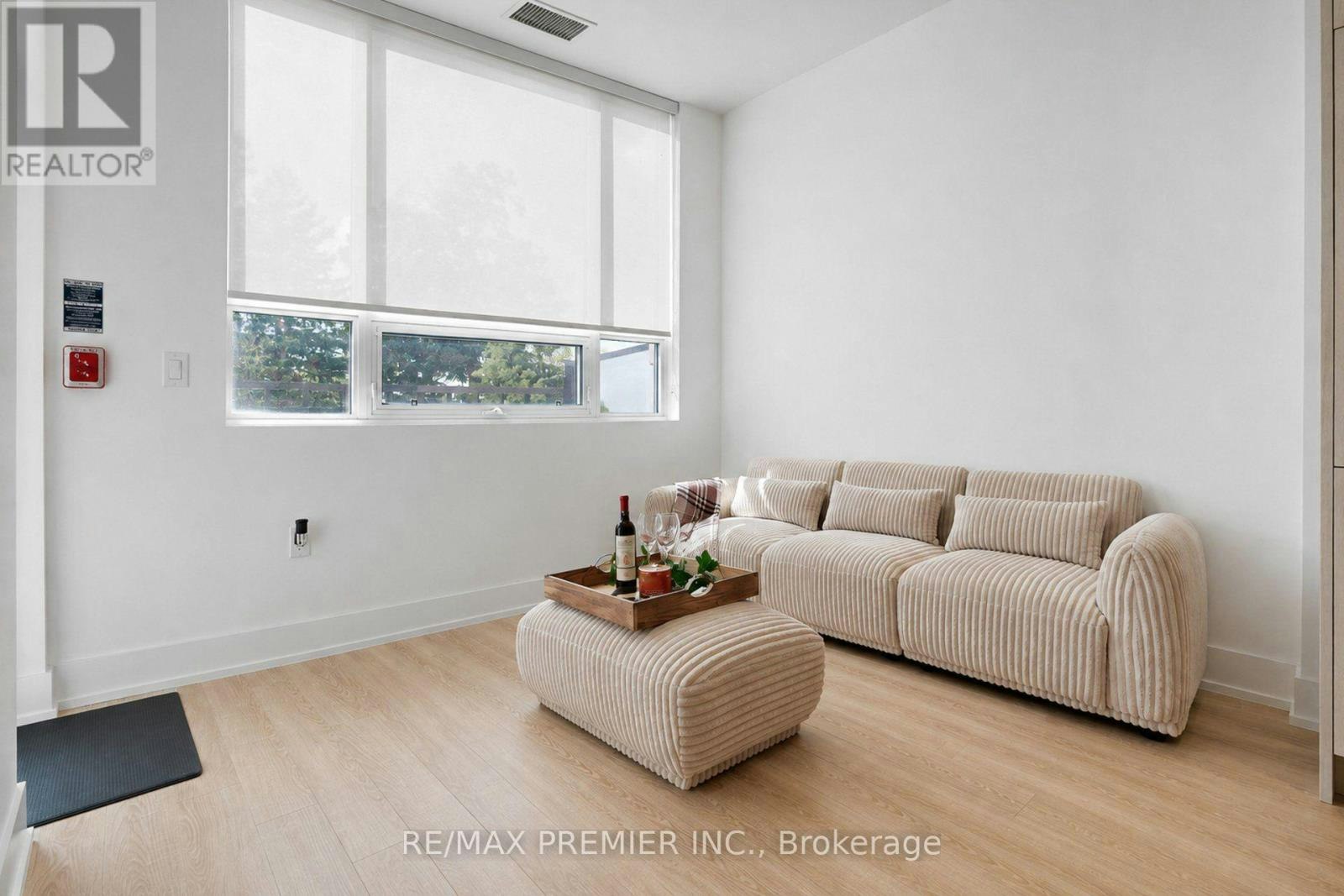 113-2075 King Road, King, ON, L7B 0R6 - 3