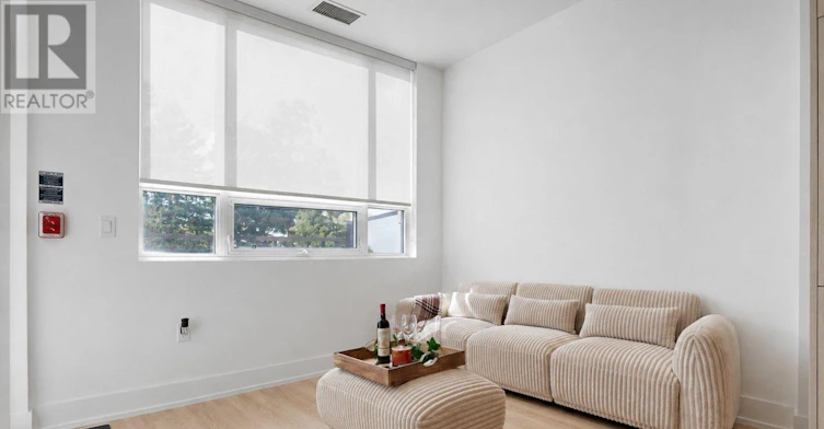 113-2075 King Road, King, ON, L7B 0R6 - 3