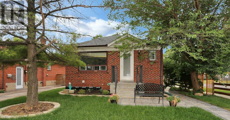 37 Silvercrest Avenue, Toronto, ON, M8W 2S3