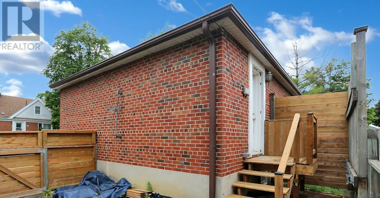 37 Silvercrest Avenue, Toronto, ON, M8W 2S3 - 18