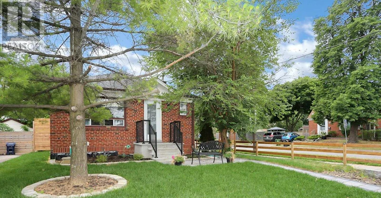 37 Silvercrest Avenue, Toronto, ON, M8W 2S3 - 2
