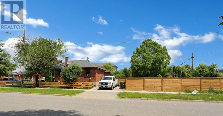 37 Silvercrest Avenue, Toronto, ON, M8W 2S3 - 25