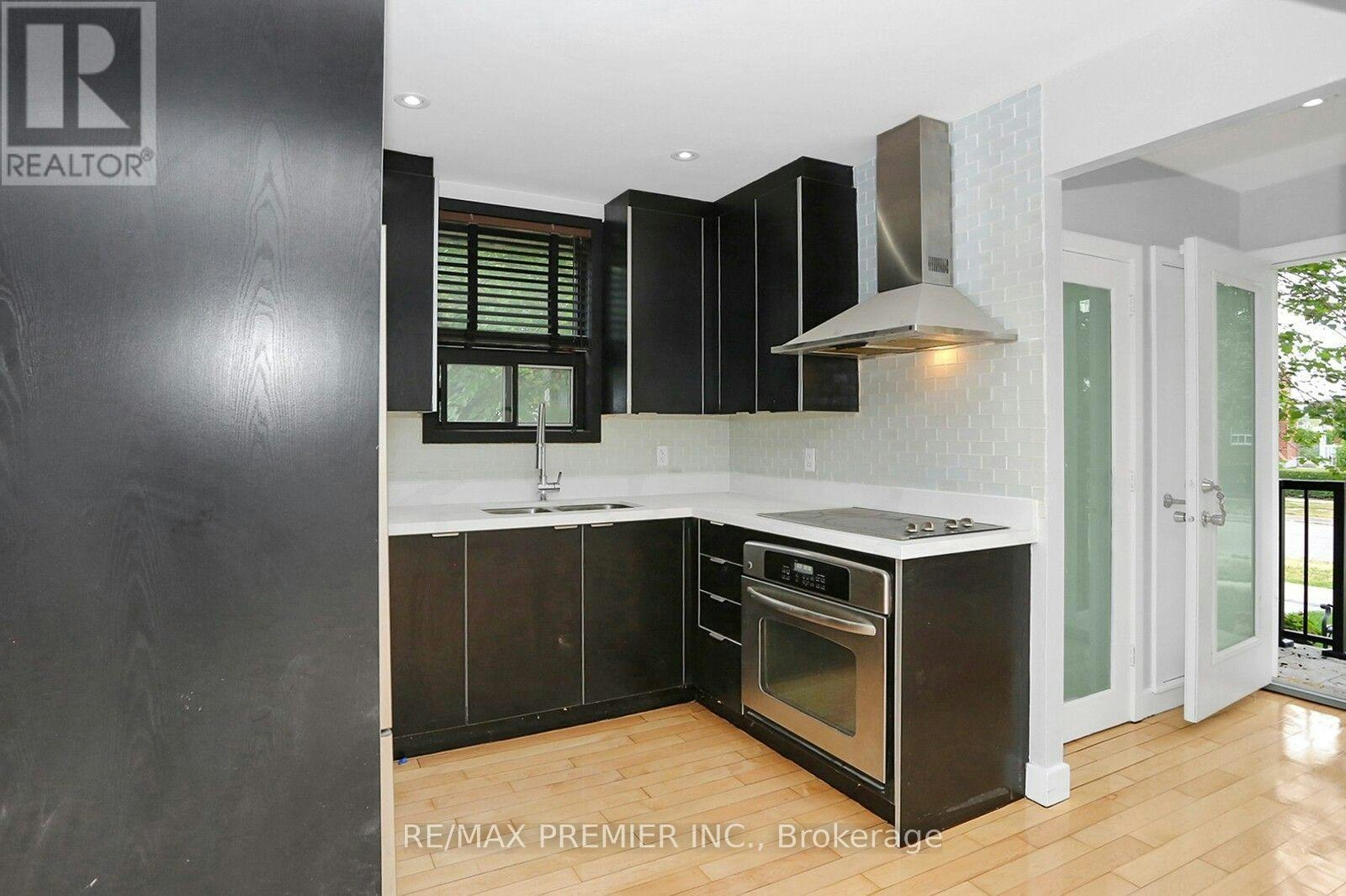 37 Silvercrest Avenue, Toronto, ON, M8W 2S3 - 10