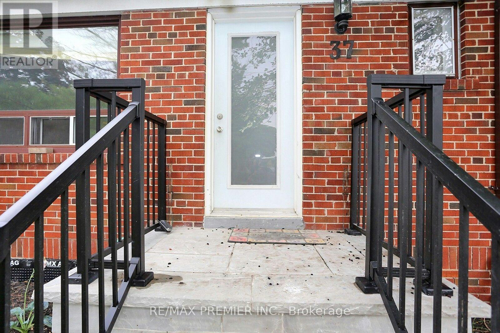 37 Silvercrest Avenue, Toronto, ON, M8W 2S3 - 3