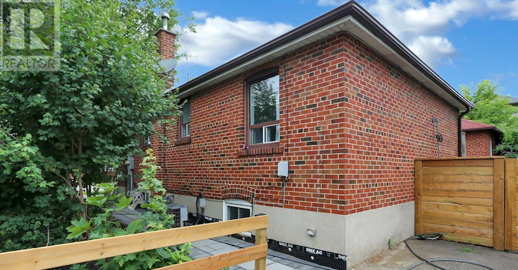 37 Silvercrest Avenue, Toronto, ON, M8W 2S3 - 17
