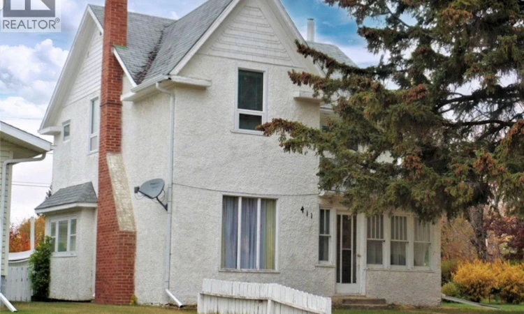 411 1st Street W