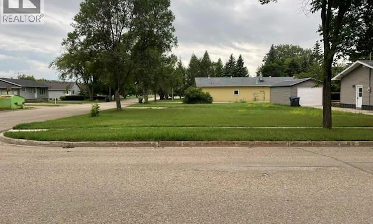 300 Coteau Avenue W