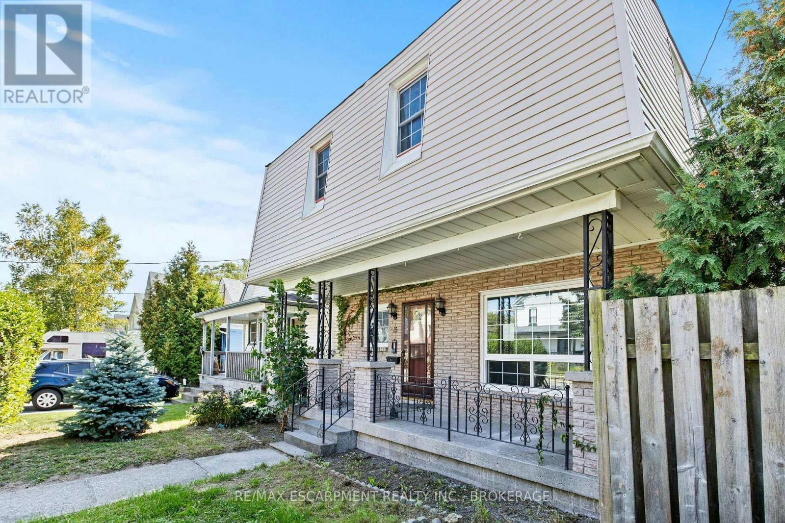 UPPER-15 Mccormick Street, Welland, ON, L3C 4L8 - 2
