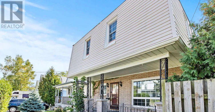 UPPER-15 Mccormick Street, Welland, ON, L3C 4L8 - 2