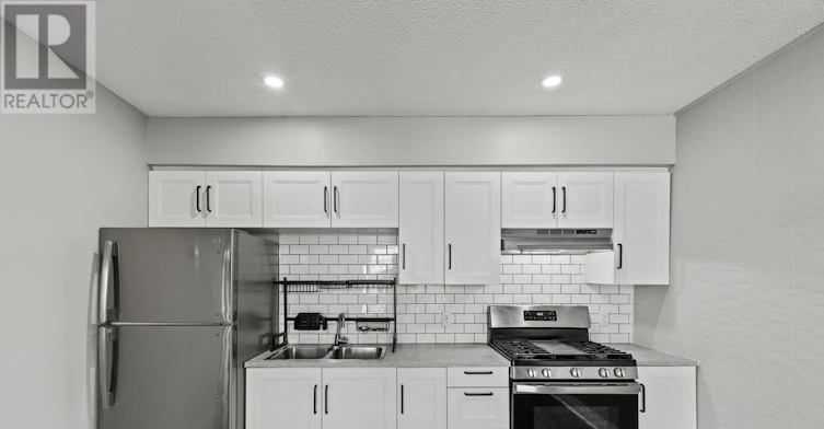 UPPER-15 Mccormick Street, Welland, ON, L3C 4L8 - 9