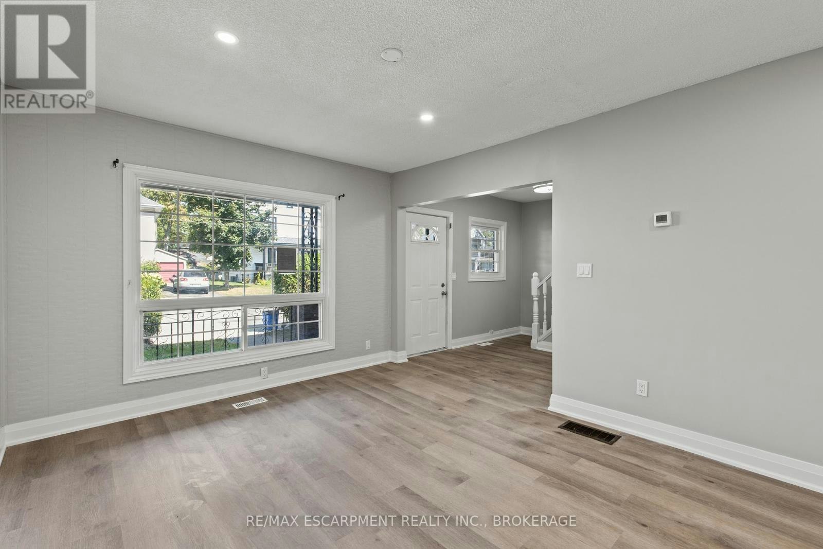 UPPER-15 Mccormick Street, Welland, ON, L3C 4L8 - 6