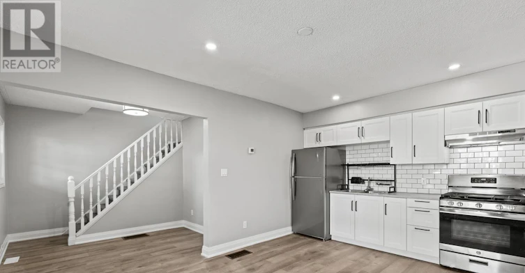 UPPER-15 Mccormick Street, Welland, ON, L3C 4L8 - 8