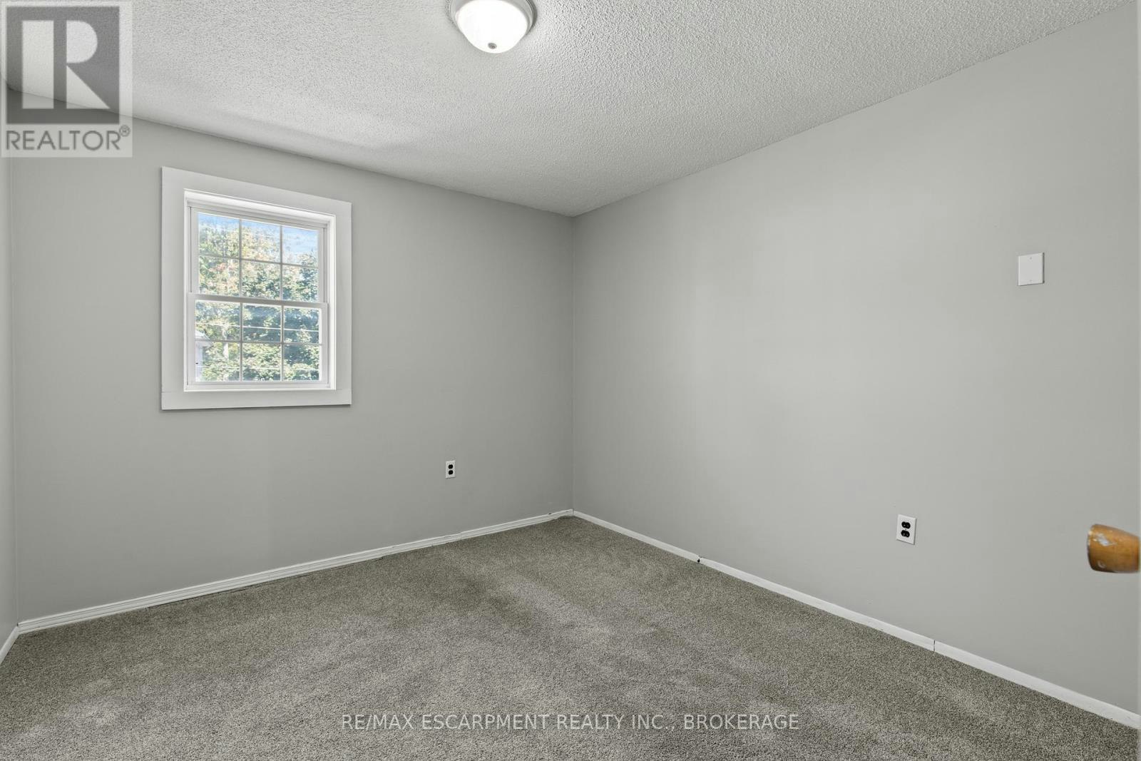 UPPER-15 Mccormick Street, Welland, ON, L3C 4L8 - 14