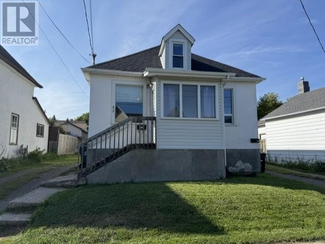 42 Ontario Street, Thunder Bay, ON, P7B 3E9