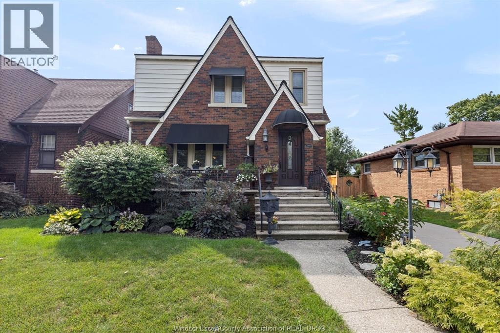 2079 Verdun, Windsor, ON, N8W 1P6