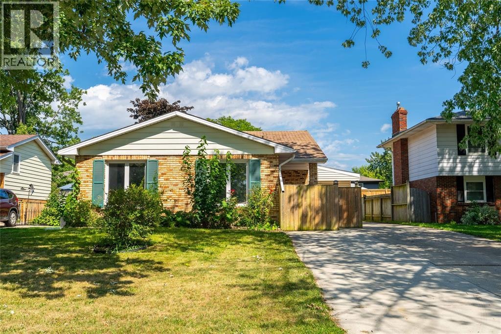 103 Hanna Crescent, Sarnia, ON, N7S 4H4