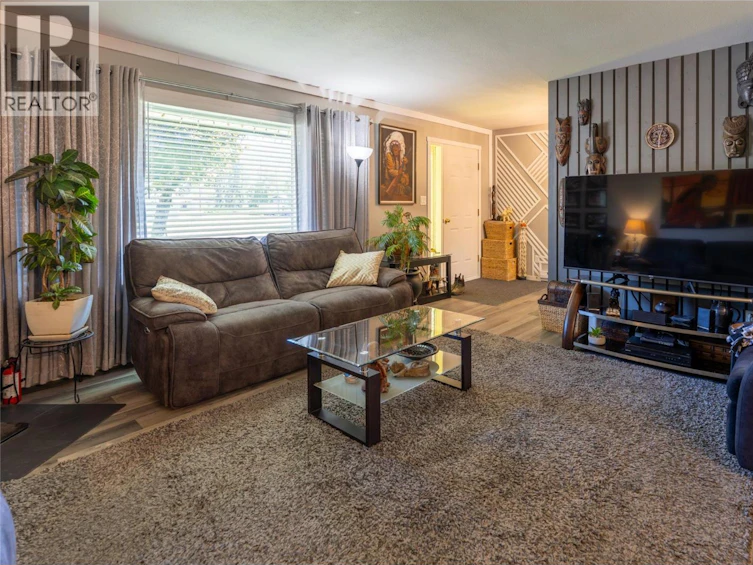 411 Gertrude Street, Midway, BC, V0H 1M0 - 14