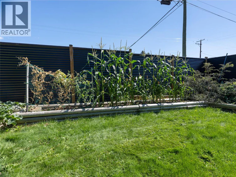 411 Gertrude Street, Midway, BC, V0H 1M0 - 8