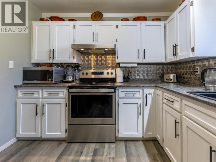 411 Gertrude Street, Midway, BC, V0H 1M0 - 20