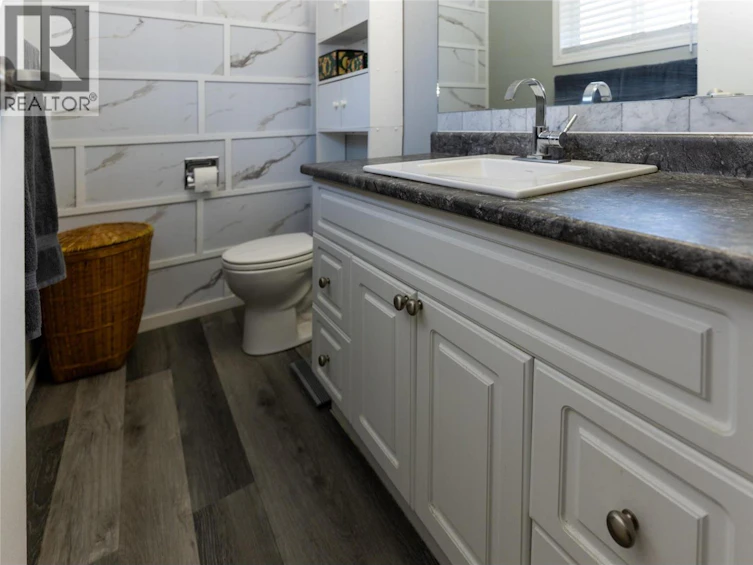 411 Gertrude Street, Midway, BC, V0H 1M0 - 30