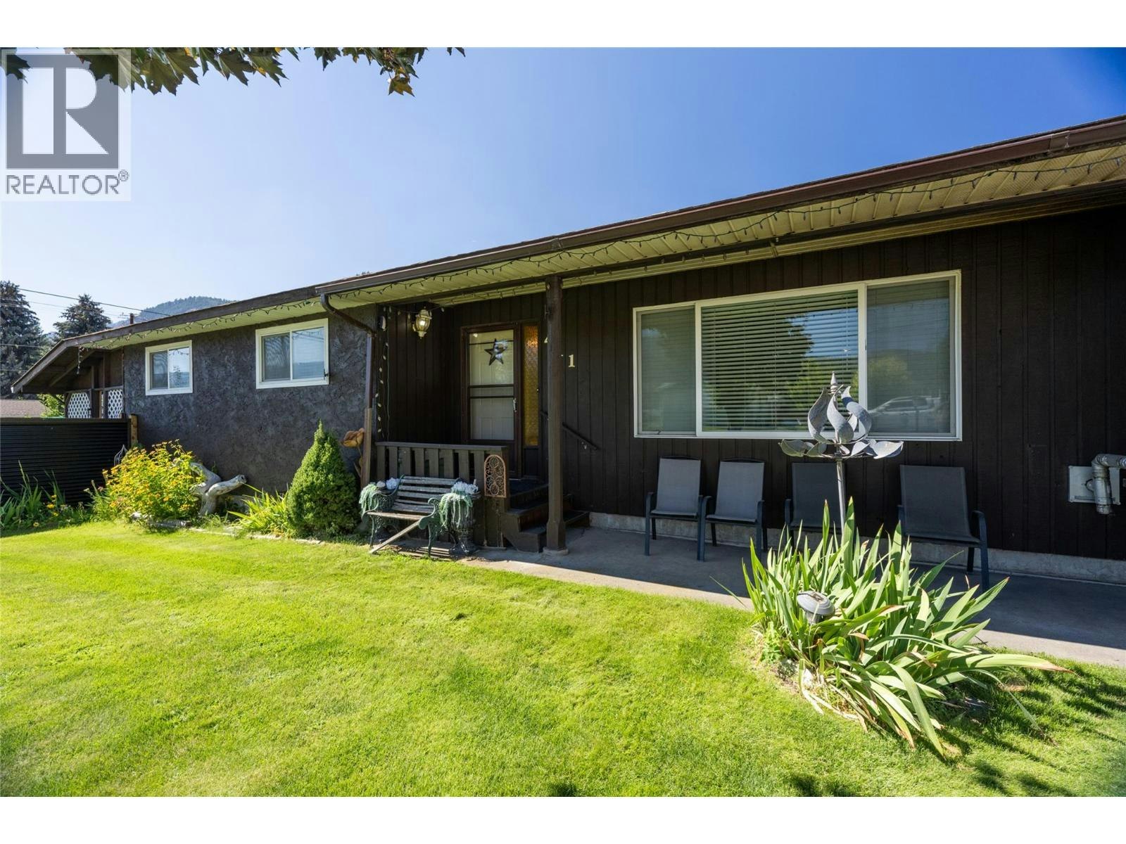 411 Gertrude Street, Midway, BC, V0H 1M0 - 4