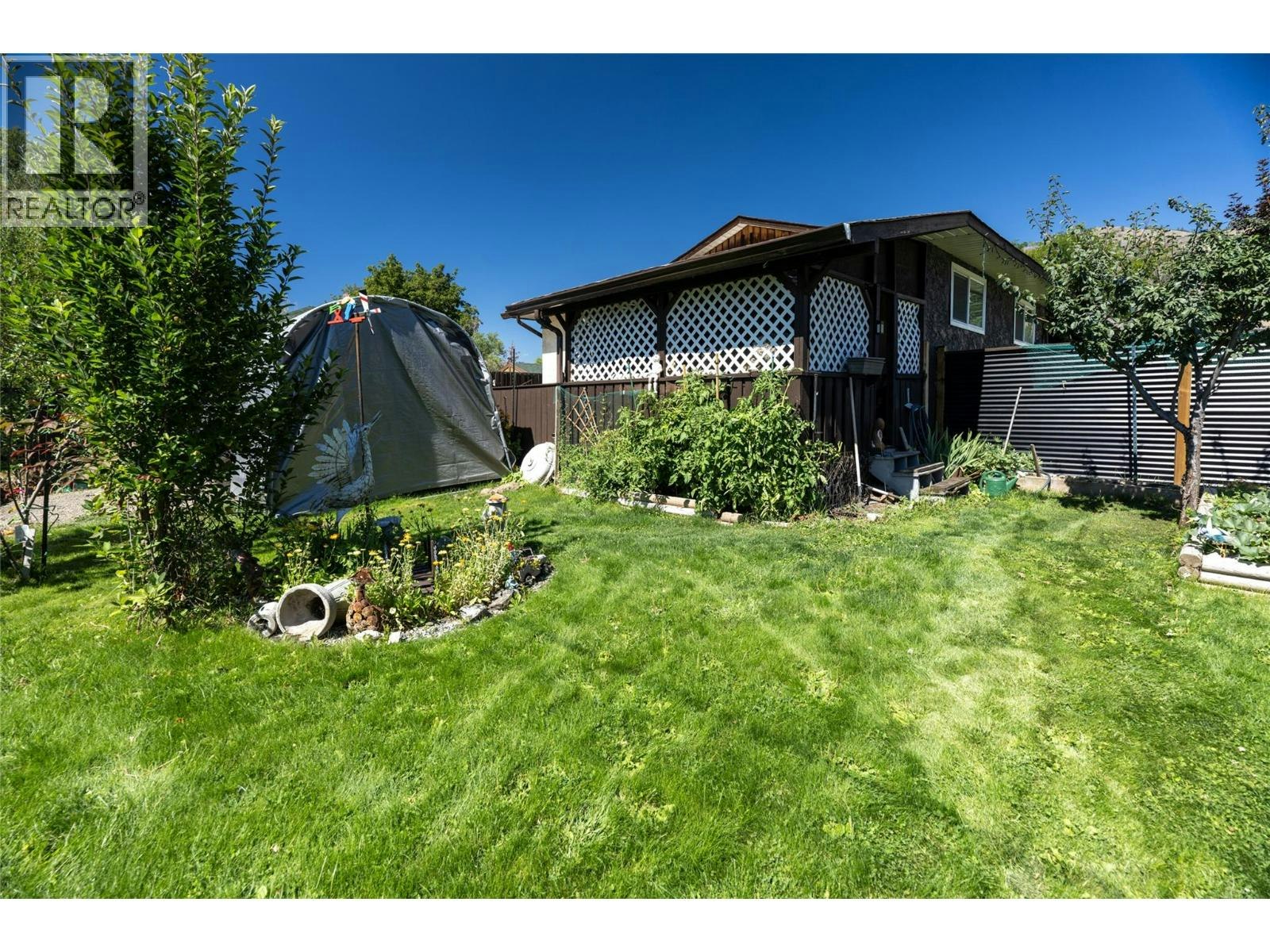 411 Gertrude Street, Midway, BC, V0H 1M0 - 9
