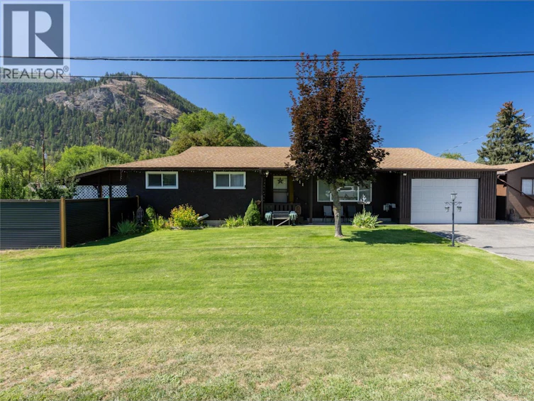 411 Gertrude Street, Midway, BC, V0H 1M0 - 3