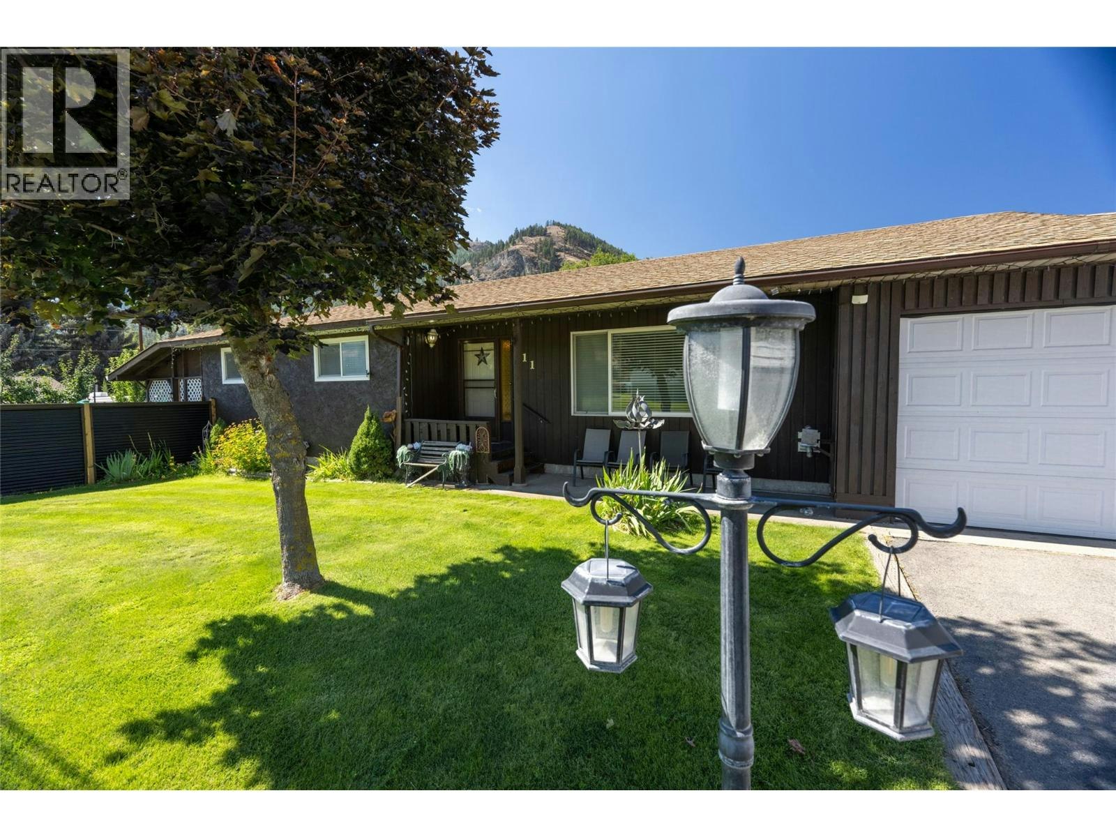 411 Gertrude Street, Midway, BC, V0H 1M0