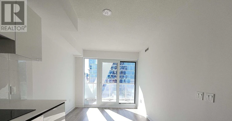1915-230 Simcoe Street, Toronto, ON, M5T 0G7 - 3