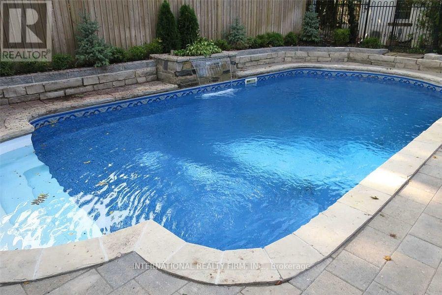 76 De Vere Gardens, Toronto, ON, M5M 3E9 - 3