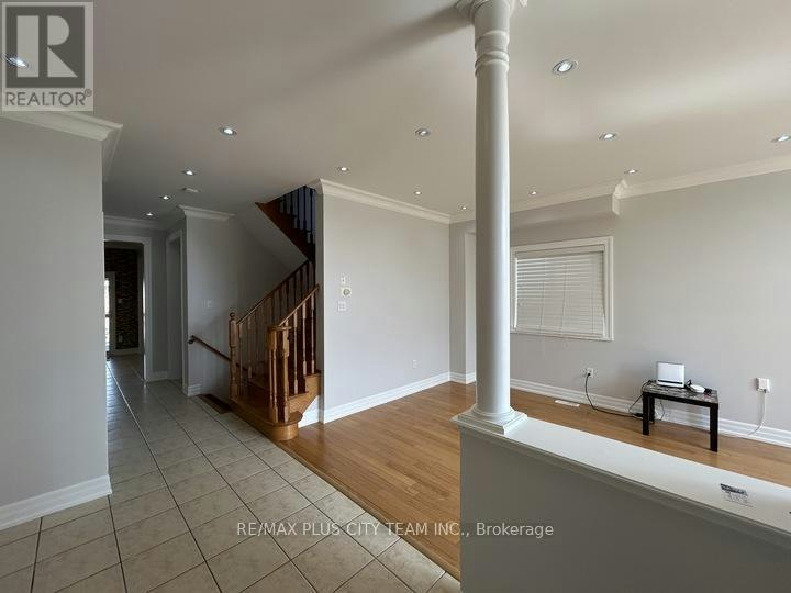 59 Trish Drive, Richmond Hill, ON, L4E 5C4 - 7
