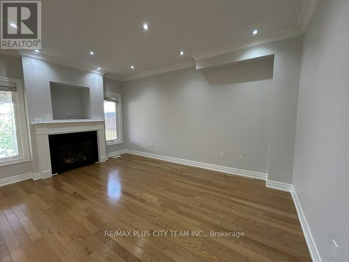 59 Trish Drive, Richmond Hill, ON, L4E 5C4 - 2