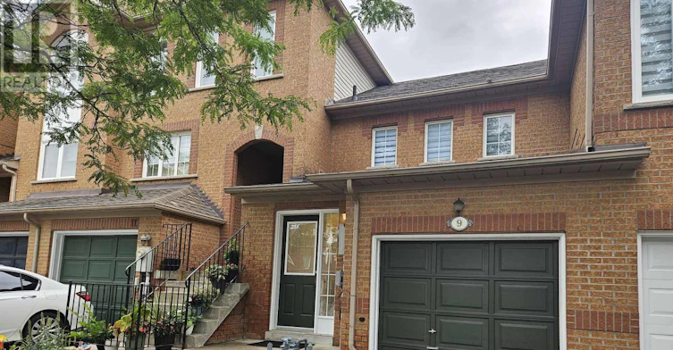 9 Lucena Crescent, Vaughan, ON, L6A 2W6