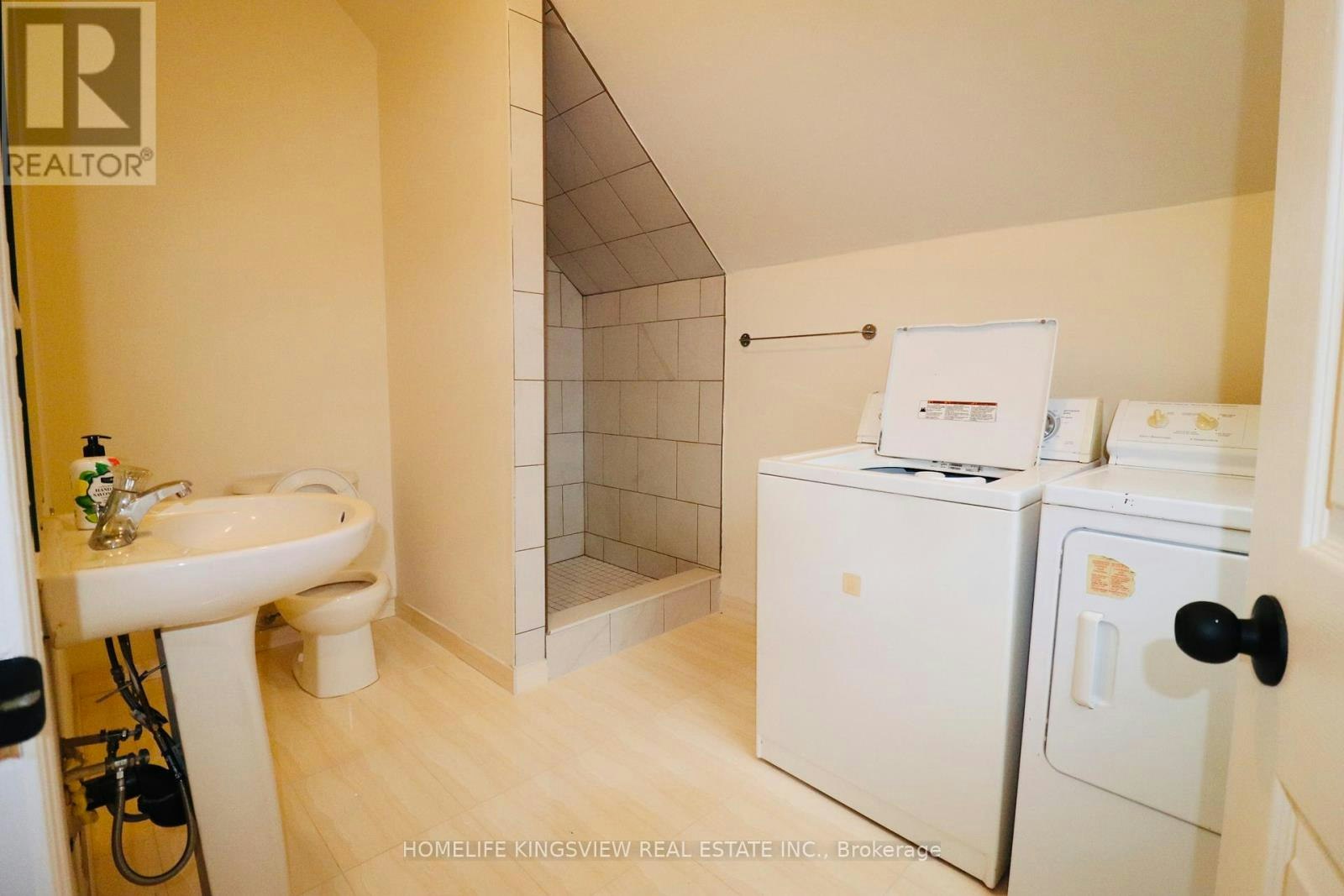 A-647 Talbot Street, St. Thomas, ON, N5P 1C9 - 4