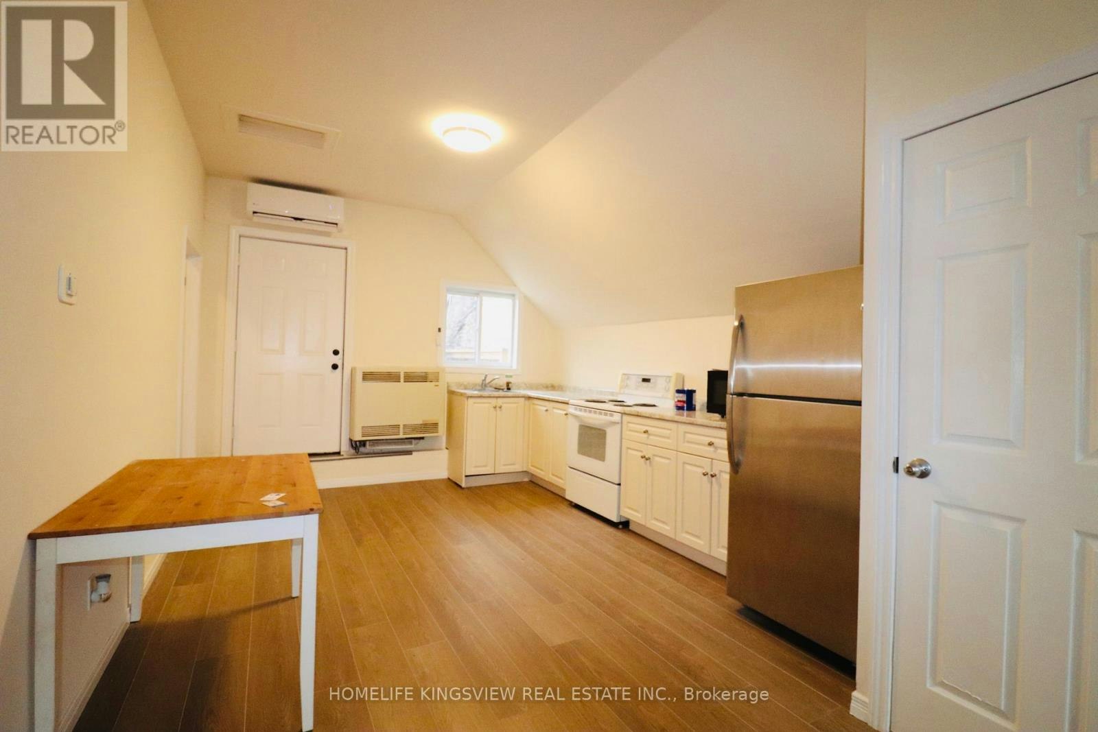 A-647 Talbot Street, St. Thomas, ON, N5P 1C9 - 10