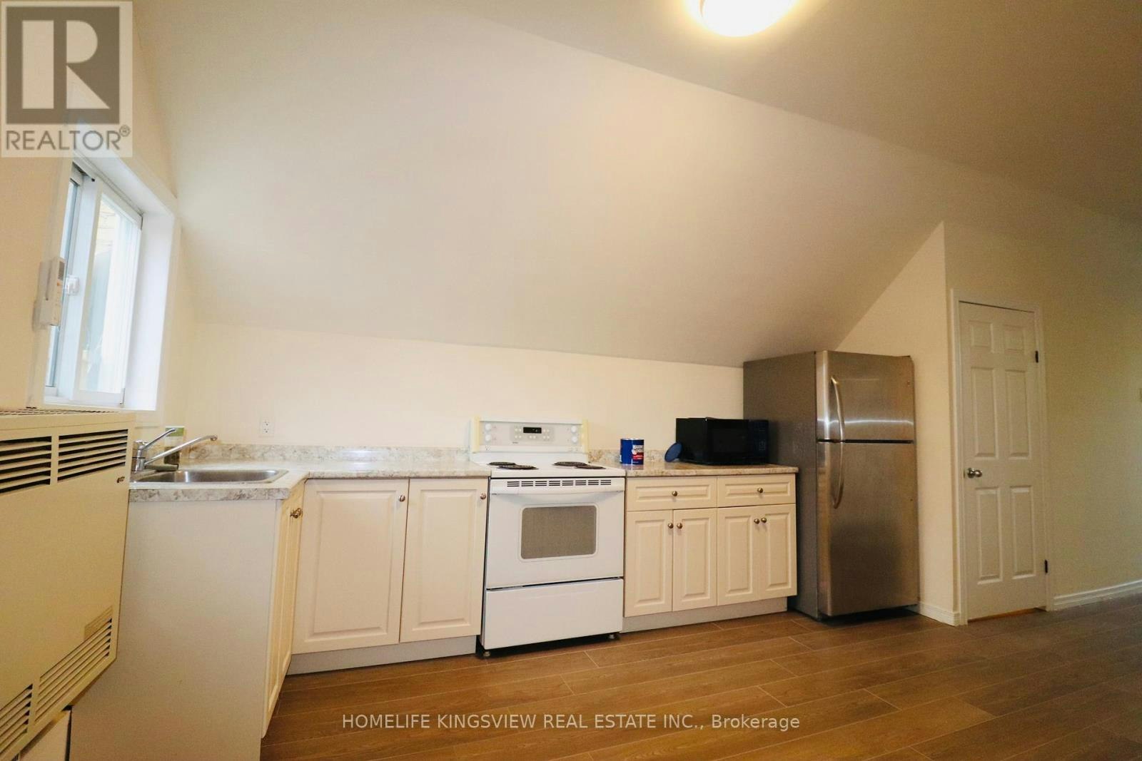 A-647 Talbot Street, St. Thomas, ON, N5P 1C9 - 3