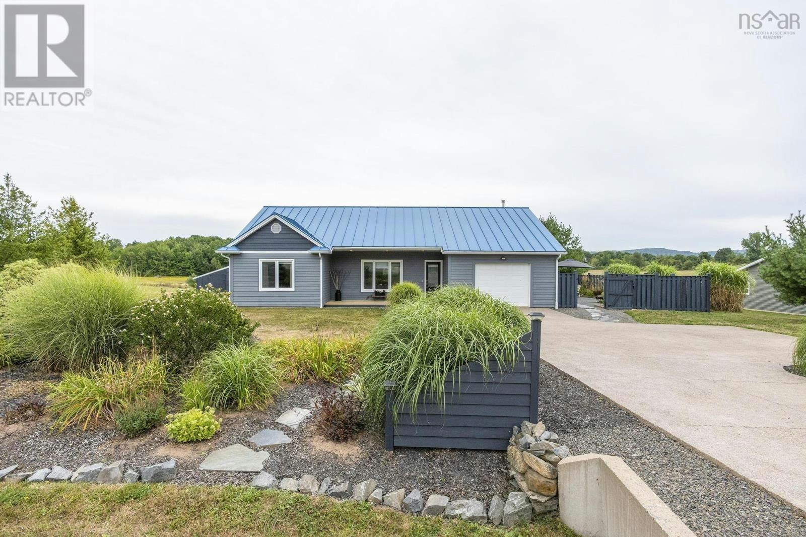 355 Falmouth Dyke Road, Falmouth, NS, B0P 1L0