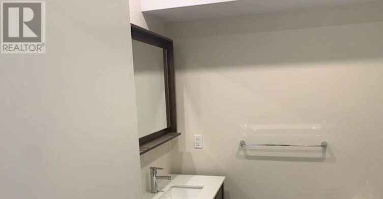 UPPER-16 Simcoe Street S, Oshawa, ON, L1H 4G2 - 6