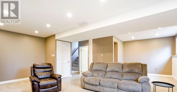 27 Woodborough Street, London, ON, N6H 4R3 - 27