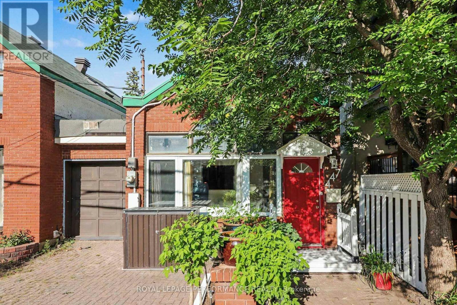 447 Hilson Avenue, Ottawa, ON, K1Z 6C2