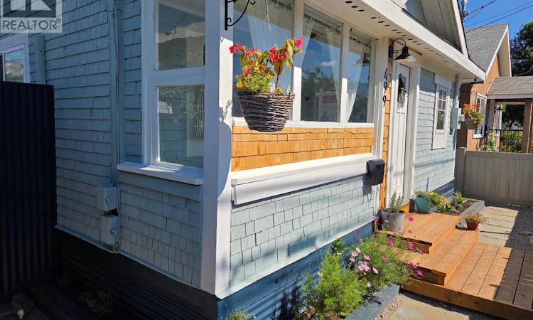 499 W Westminster Avenue