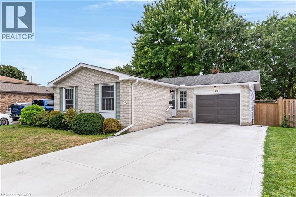 122 Foxridge Drive, Cambridge, ON, N3C 3M8