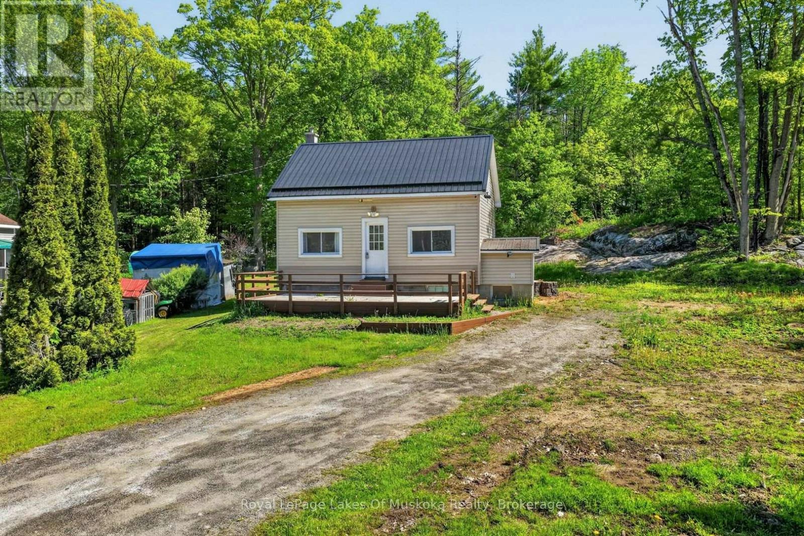 1018 Sniders Bay Road, Gravenhurst, ON, P1P 1R2 - 2