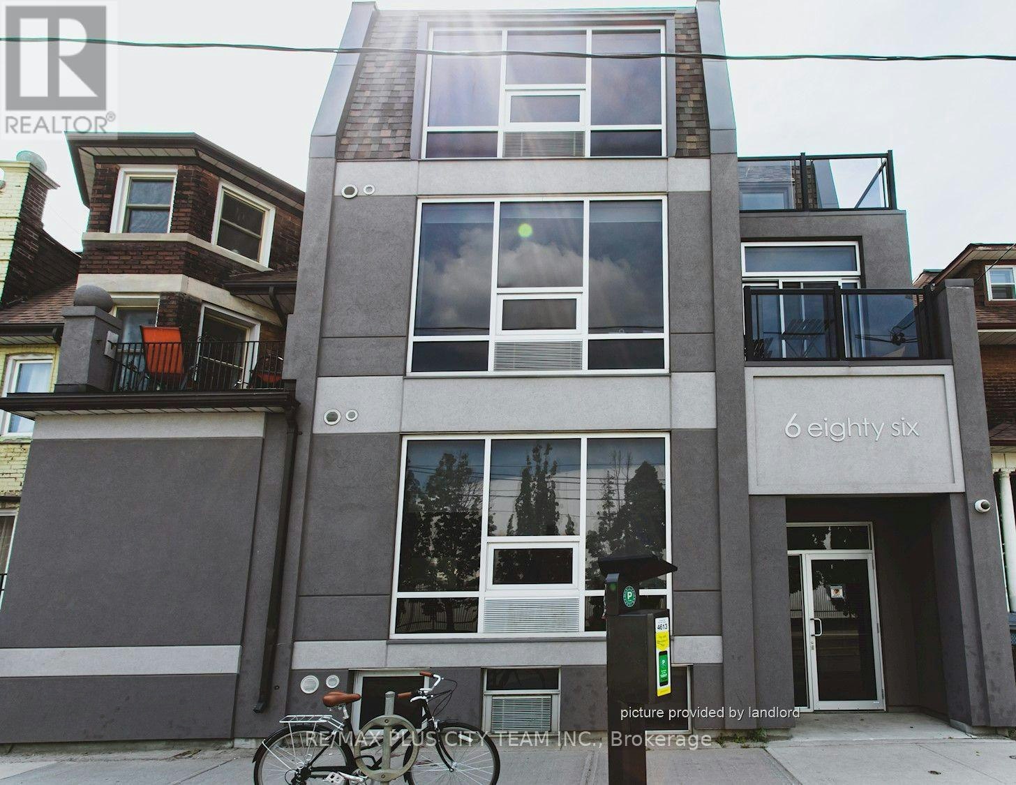 L06-686 Bathurst Street, Toronto, ON, M5S 2R3