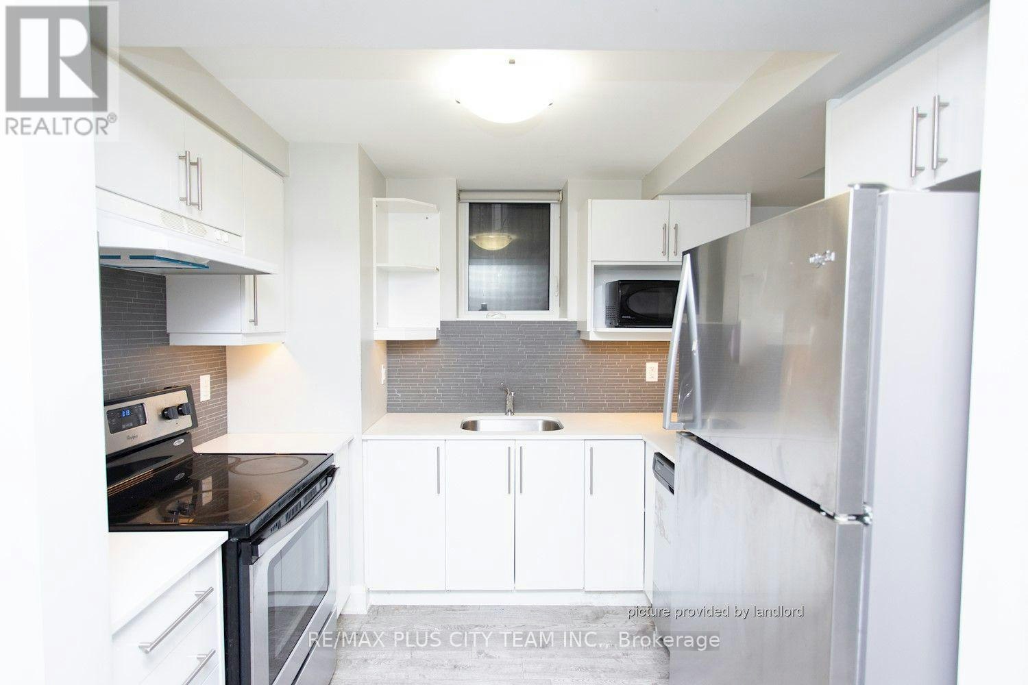 L06-686 Bathurst Street, Toronto, ON, M5S 2R3 - 5