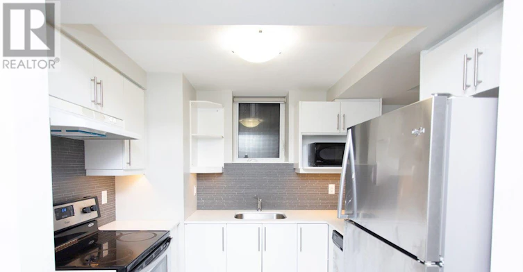 L06-686 Bathurst Street, Toronto, ON, M5S 2R3 - 5