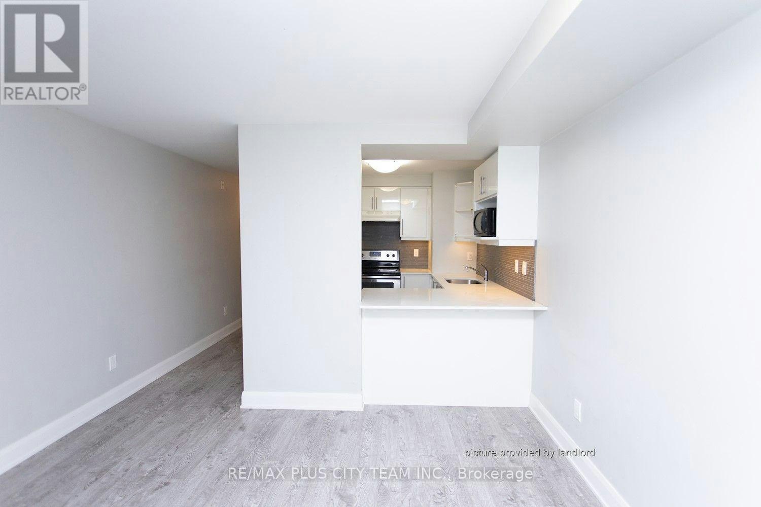 L06-686 Bathurst Street, Toronto, ON, M5S 2R3 - 4