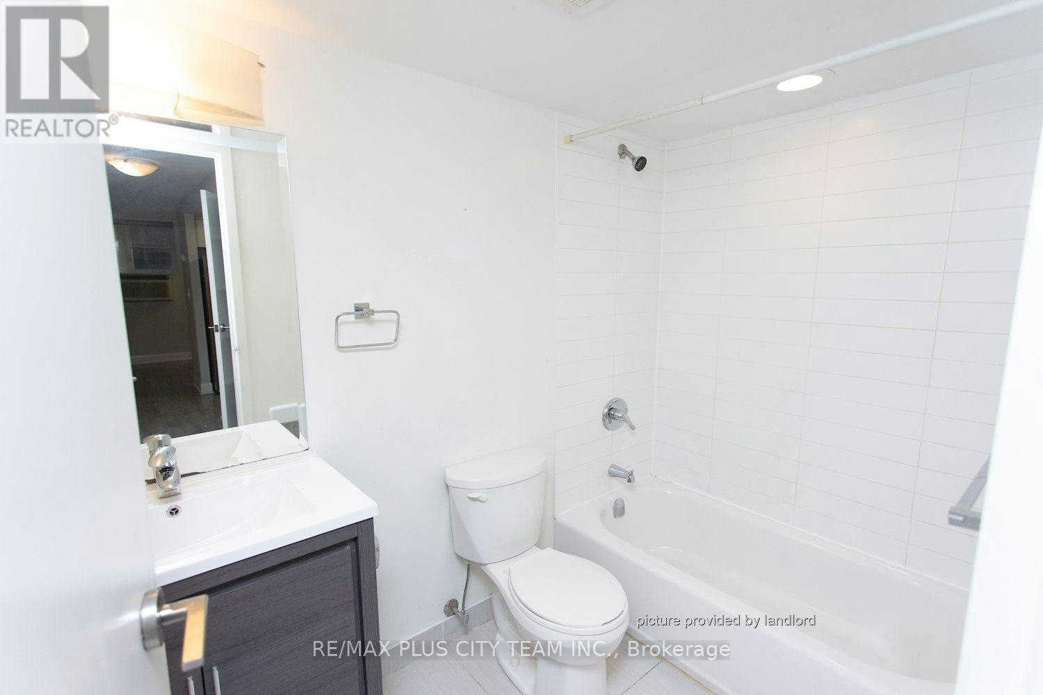 L06-686 Bathurst Street, Toronto, ON, M5S 2R3 - 10