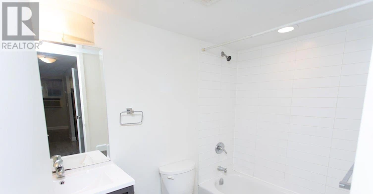 L06-686 Bathurst Street, Toronto, ON, M5S 2R3 - 10