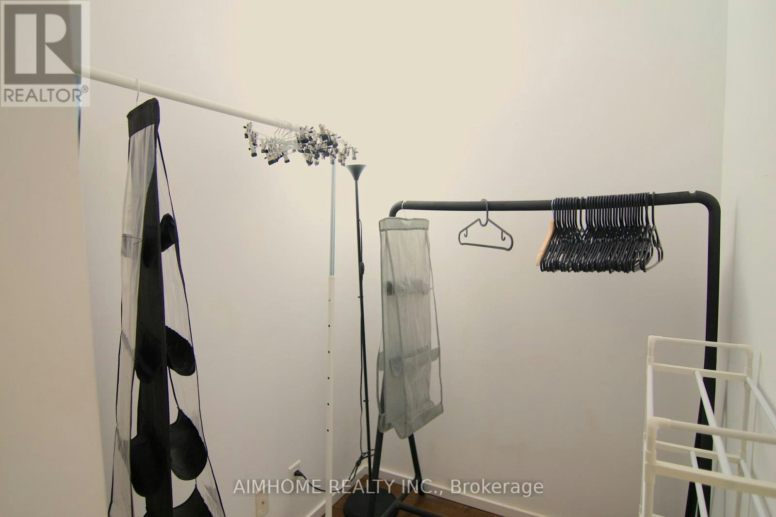 910-5 St Joseph Street, Toronto, ON, M4Y 0B6 - 6
